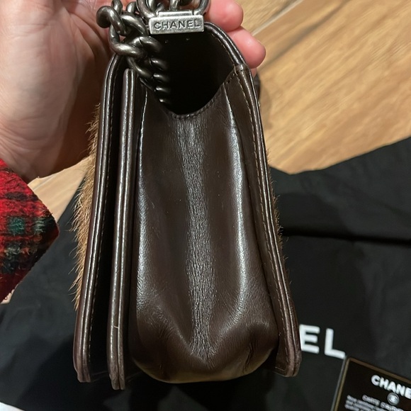 Hardly used Chanel Paris-Edinburgh Celtic Goat Fur Medium Boy Bag - Picture 6 of 17